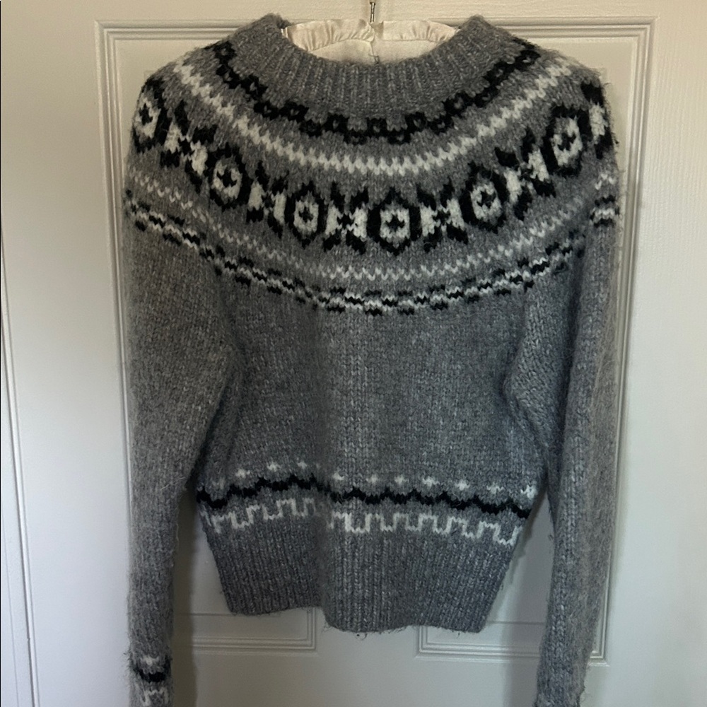 H&M Gray and Black Patterned Crew Neck Sweater